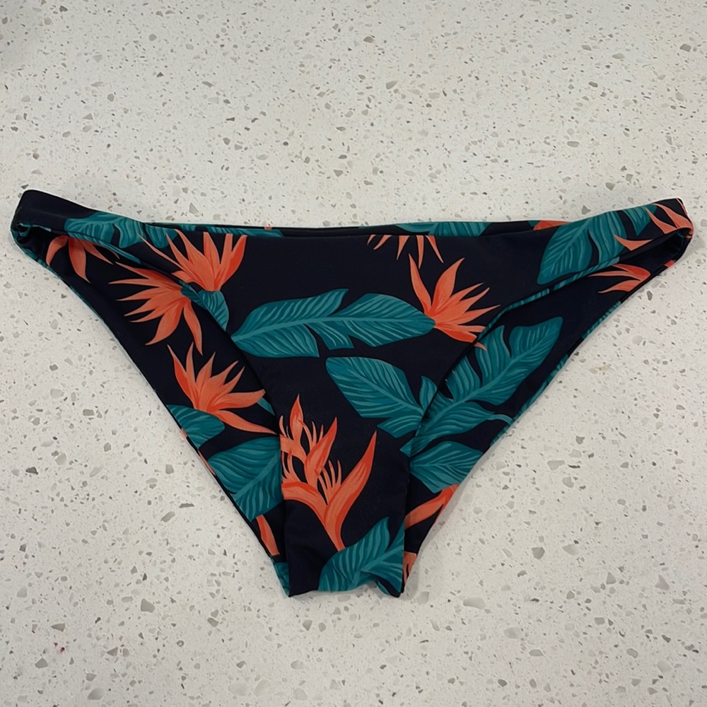 Hurley Women Bikini Surf Bottom Medium EUC Hanoi Floral Quick Dry